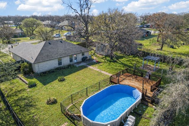 420 Robert Drive, Springtown, TX 76082