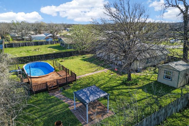 420 Robert Drive, Springtown, TX 76082