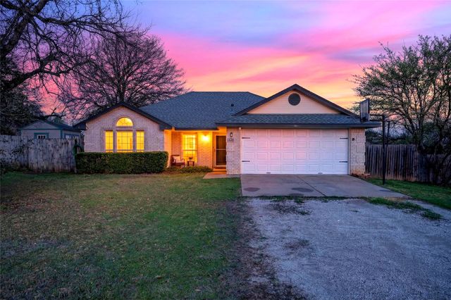 420 Robert Drive, Springtown, TX 76082