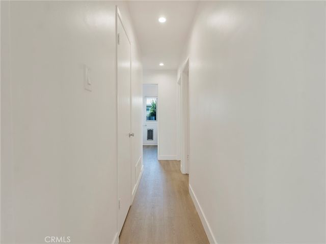 22222 Vanowen, Woodland Hills, CA 91303