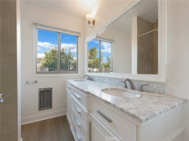 22222 Vanowen, Woodland Hills, CA 91303