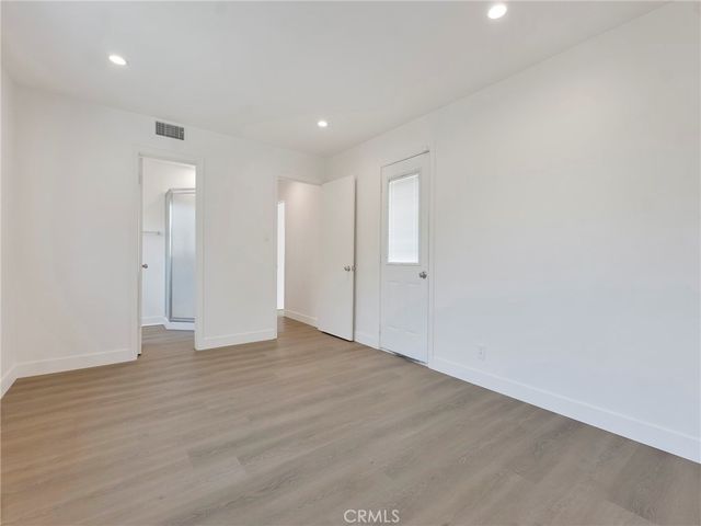 22222 Vanowen, Woodland Hills, CA 91303