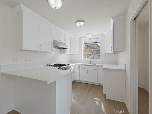 22222 Vanowen, Woodland Hills, CA 91303