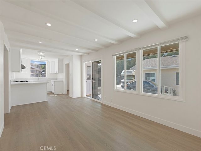 22222 Vanowen, Woodland Hills, CA 91303