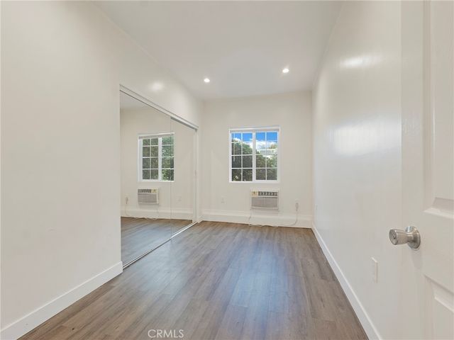 22222 Vanowen, Woodland Hills, CA 91303