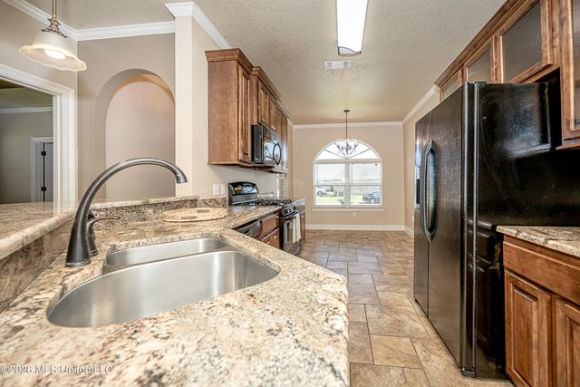 745 Champagne Drive, Biloxi, MS 39532