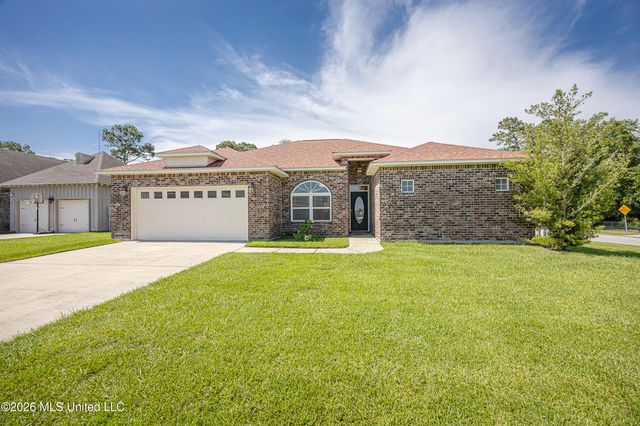 745 Champagne Drive, Biloxi, MS 39532