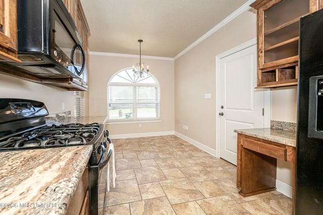 745 Champagne Drive, Biloxi, MS 39532