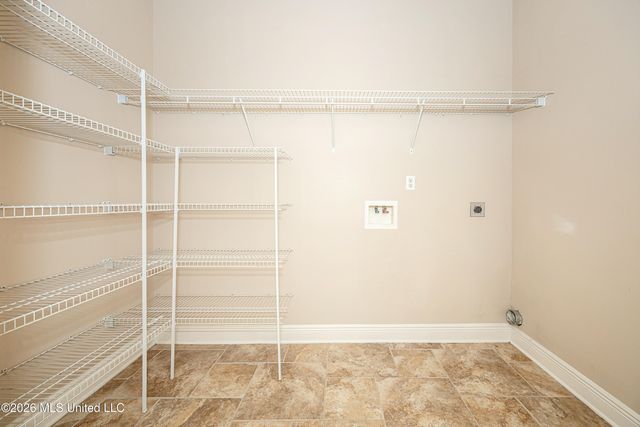 745 Champagne Drive, Biloxi, MS 39532