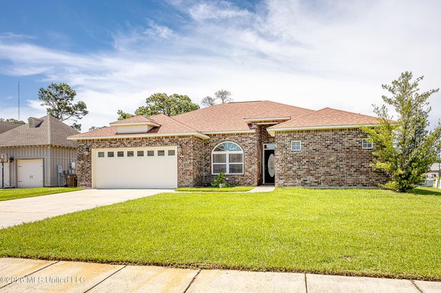 745 Champagne Drive, Biloxi, MS 39532