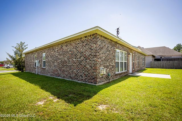 745 Champagne Drive, Biloxi, MS 39532