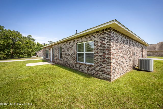 745 Champagne Drive, Biloxi, MS 39532