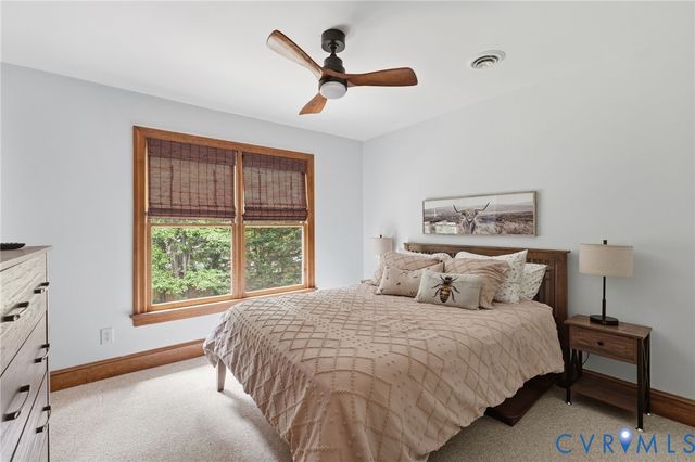 10460 Shumark Dr, Chester, VA 23831