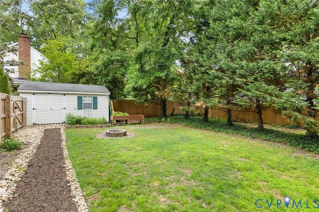 10460 Shumark Dr, Chester, VA 23831