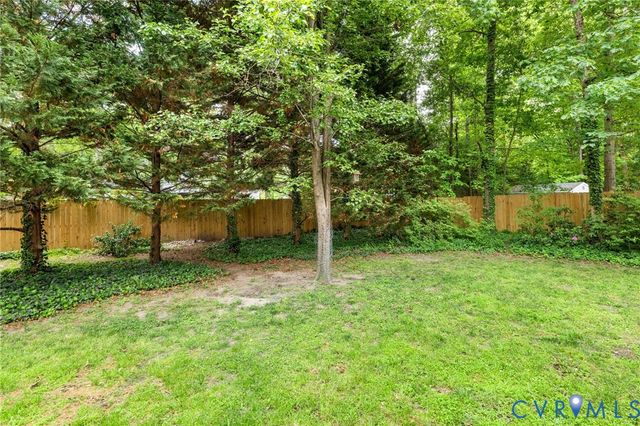 10460 Shumark Dr, Chester, VA 23831