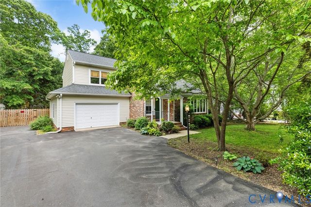 10460 Shumark Dr, Chester, VA 23831