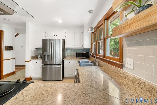 10460 Shumark Dr, Chester, VA 23831