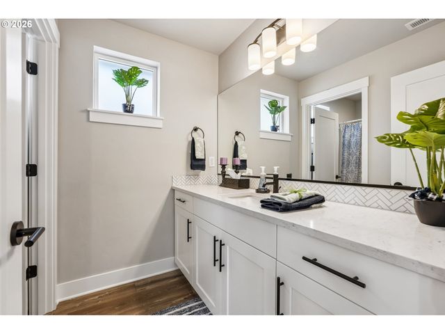 4489 Se 65TH Ave, Hillsboro, OR 97123