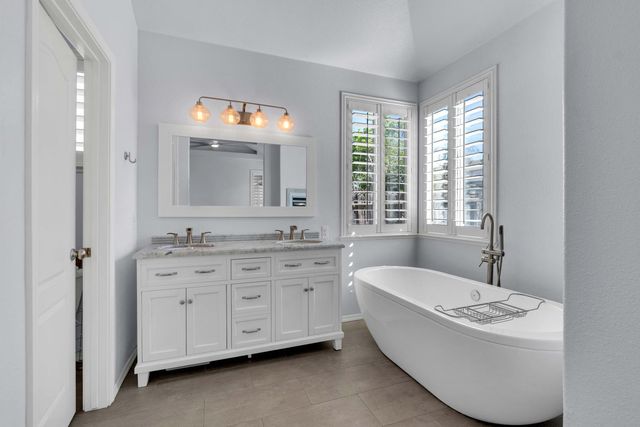 5671 W Athens Avenue, Fresno, CA 93722