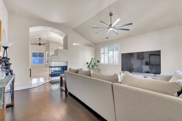 5671 W Athens Avenue, Fresno, CA 93722