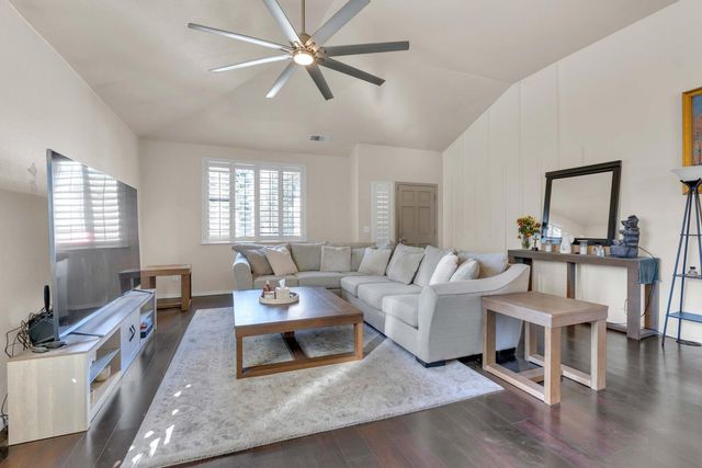 5671 W Athens Avenue, Fresno, CA 93722