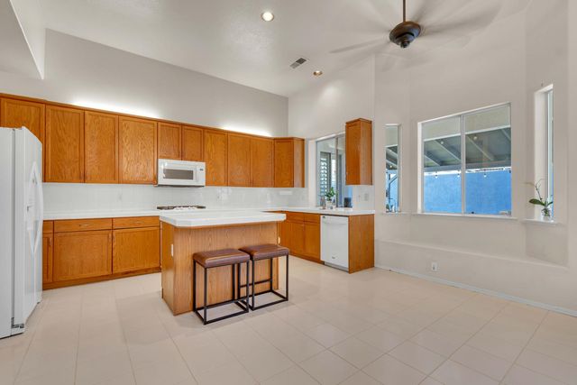 5671 W Athens Avenue, Fresno, CA 93722