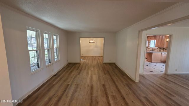 1135 W West Outer Drive, Oak Ridge, TN 37830