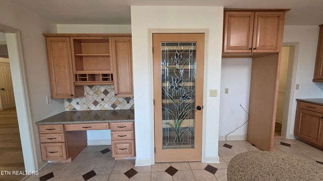 1135 W West Outer Drive, Oak Ridge, TN 37830