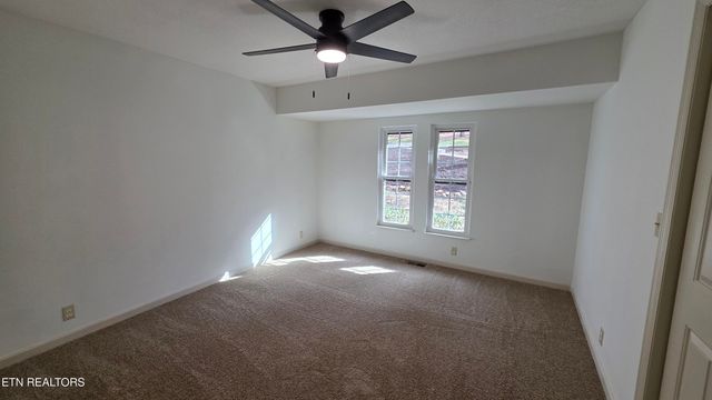 1135 W West Outer Drive, Oak Ridge, TN 37830