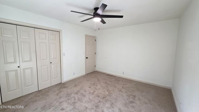 1135 W West Outer Drive, Oak Ridge, TN 37830