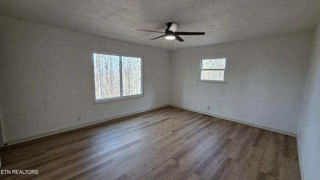 1135 W West Outer Drive, Oak Ridge, TN 37830