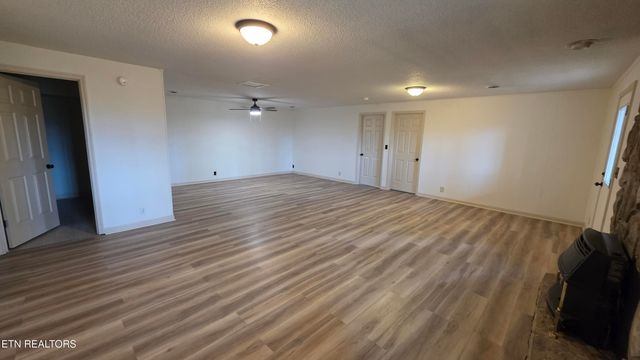 1135 W West Outer Drive, Oak Ridge, TN 37830