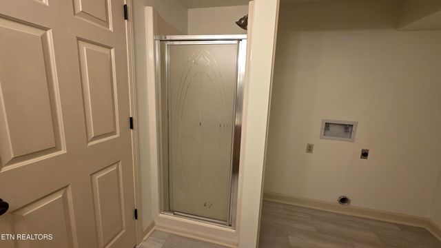 1135 W West Outer Drive, Oak Ridge, TN 37830