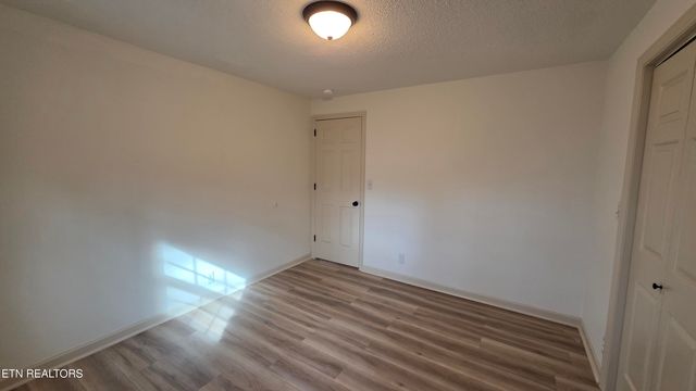 1135 W West Outer Drive, Oak Ridge, TN 37830