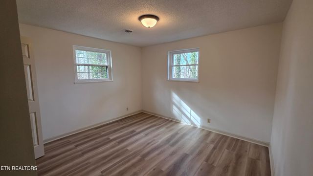 1135 W West Outer Drive, Oak Ridge, TN 37830