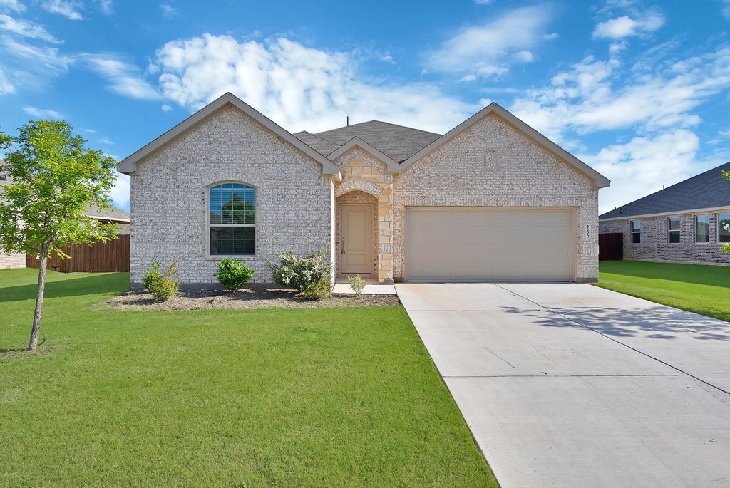 1220 Brazil Street, Azle, TX 76020