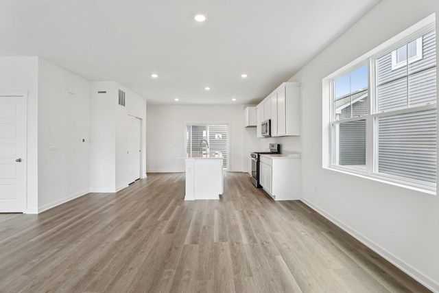 553 Trysil Aly N, Stoughton, WI 53589