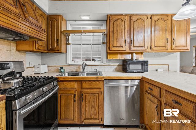 5510 Richmond Road, Mobile, AL 36608