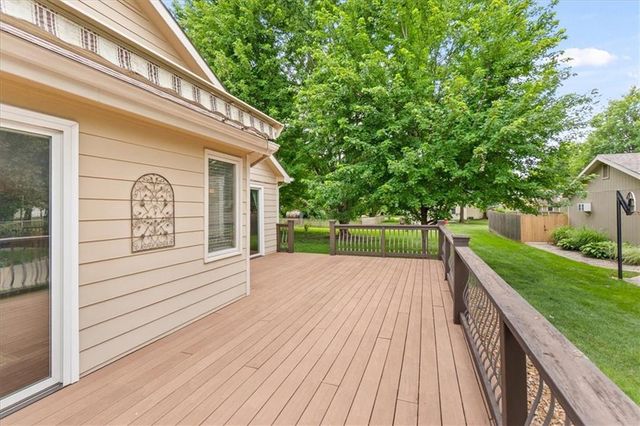 1905 River Ridge Road, Lawrence, KS 66044