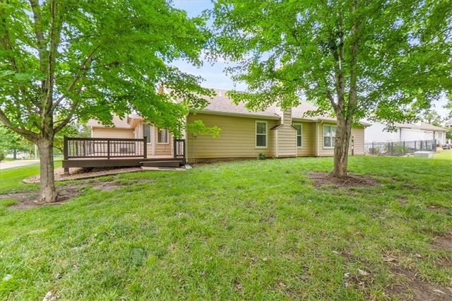 1905 River Ridge Road, Lawrence, KS 66044