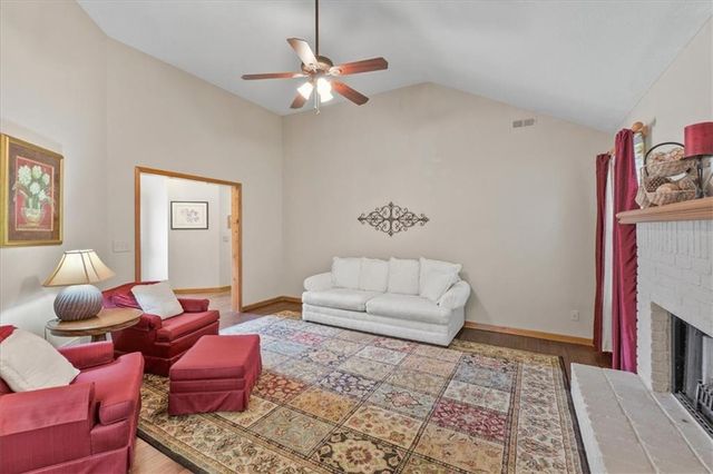 1905 River Ridge Road, Lawrence, KS 66044