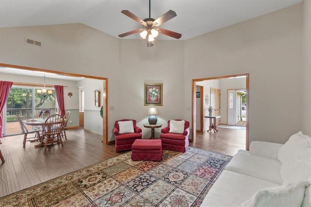 1905 River Ridge Road, Lawrence, KS 66044