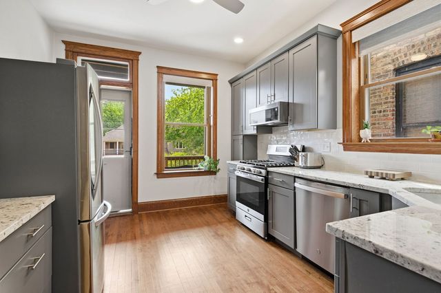 5227 N Glenwood Avenue, Chicago, IL 60640