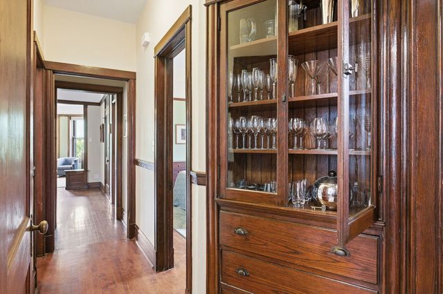 5227 N Glenwood Avenue, Chicago, IL 60640