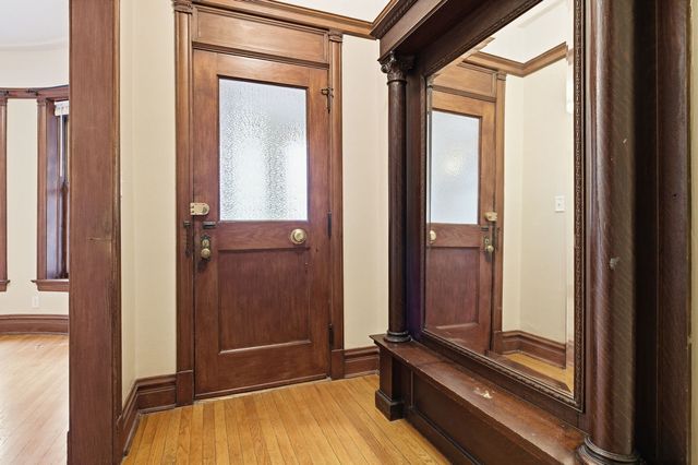 5227 N Glenwood Avenue, Chicago, IL 60640