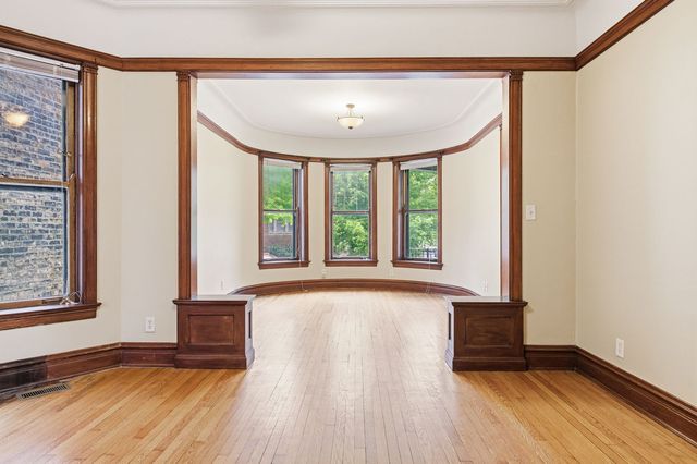 5227 N Glenwood Avenue, Chicago, IL 60640