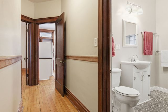 5227 N Glenwood Avenue, Chicago, IL 60640