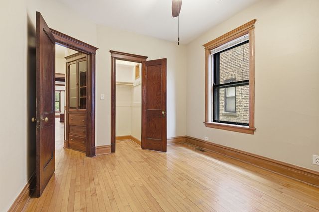5227 N Glenwood Avenue, Chicago, IL 60640