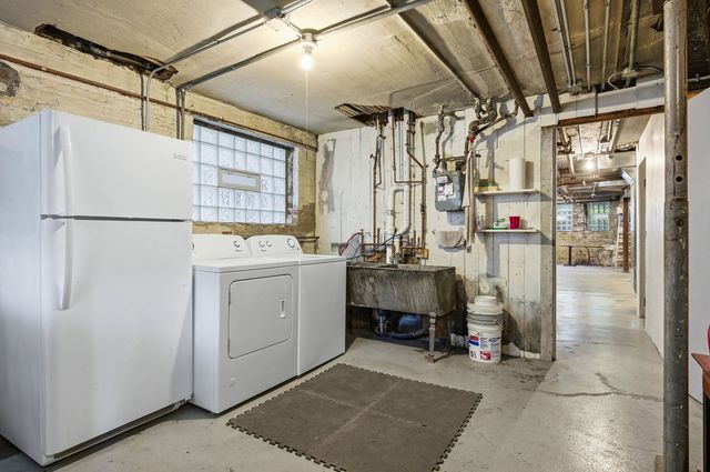 5227 N Glenwood Avenue, Chicago, IL 60640