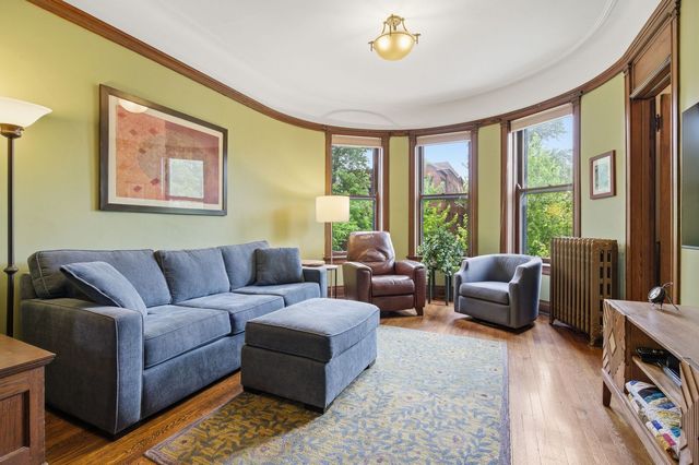 5227 N Glenwood Avenue, Chicago, IL 60640
